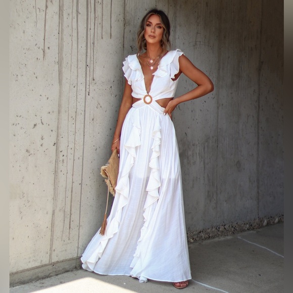 Vici Dresses & Skirts - Vici Soleil Cutout Ruffle Maxi Dress